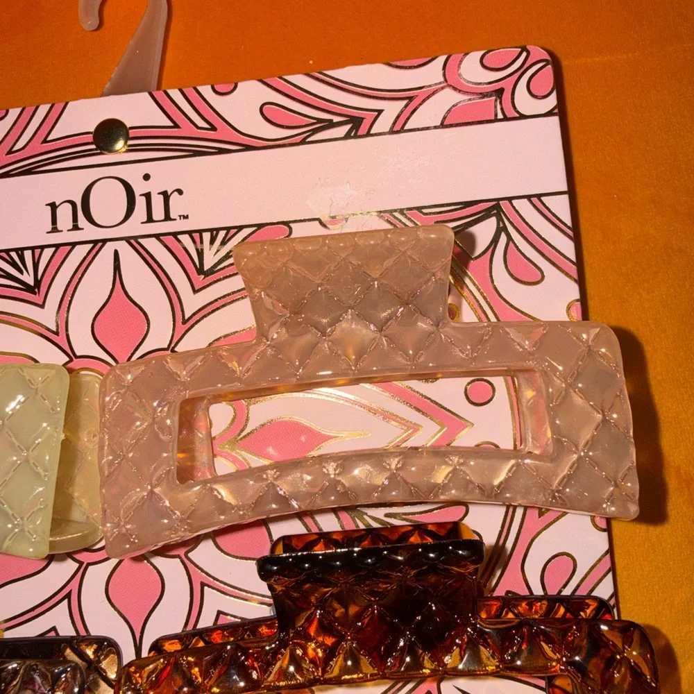 nOir Set of 4 Tortoiseshell & Neutral Rectangular Hair Clips - Picture 5 of 5